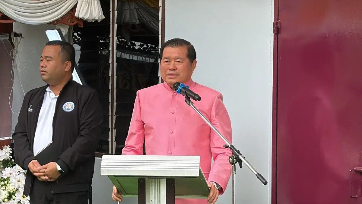 นายนิพนธ์ บุญญามณี 