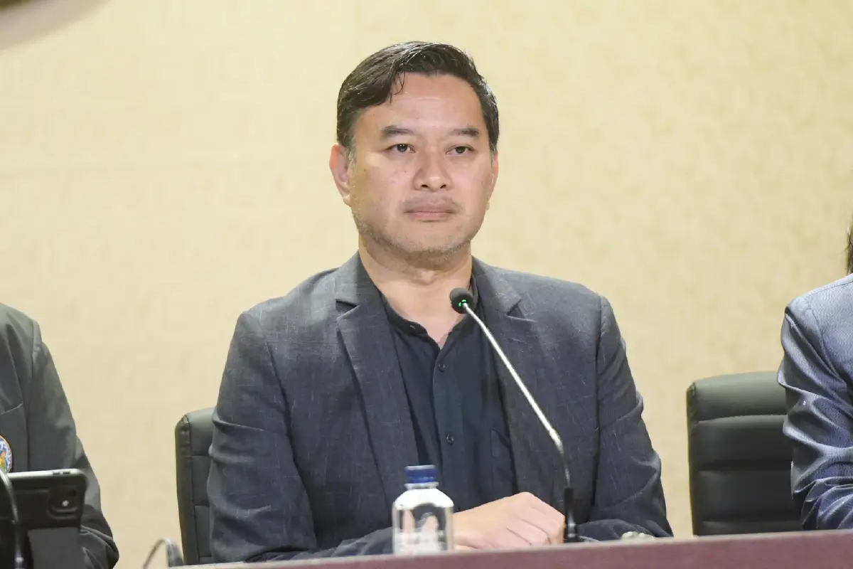 นพ.เอกภพ เพียรพิเศษ โฆษกประจำสำนักนายกรัฐมนตรี