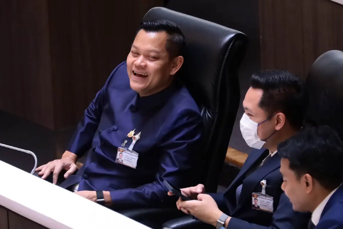 นายธนกร วังบุญคงชนะ
