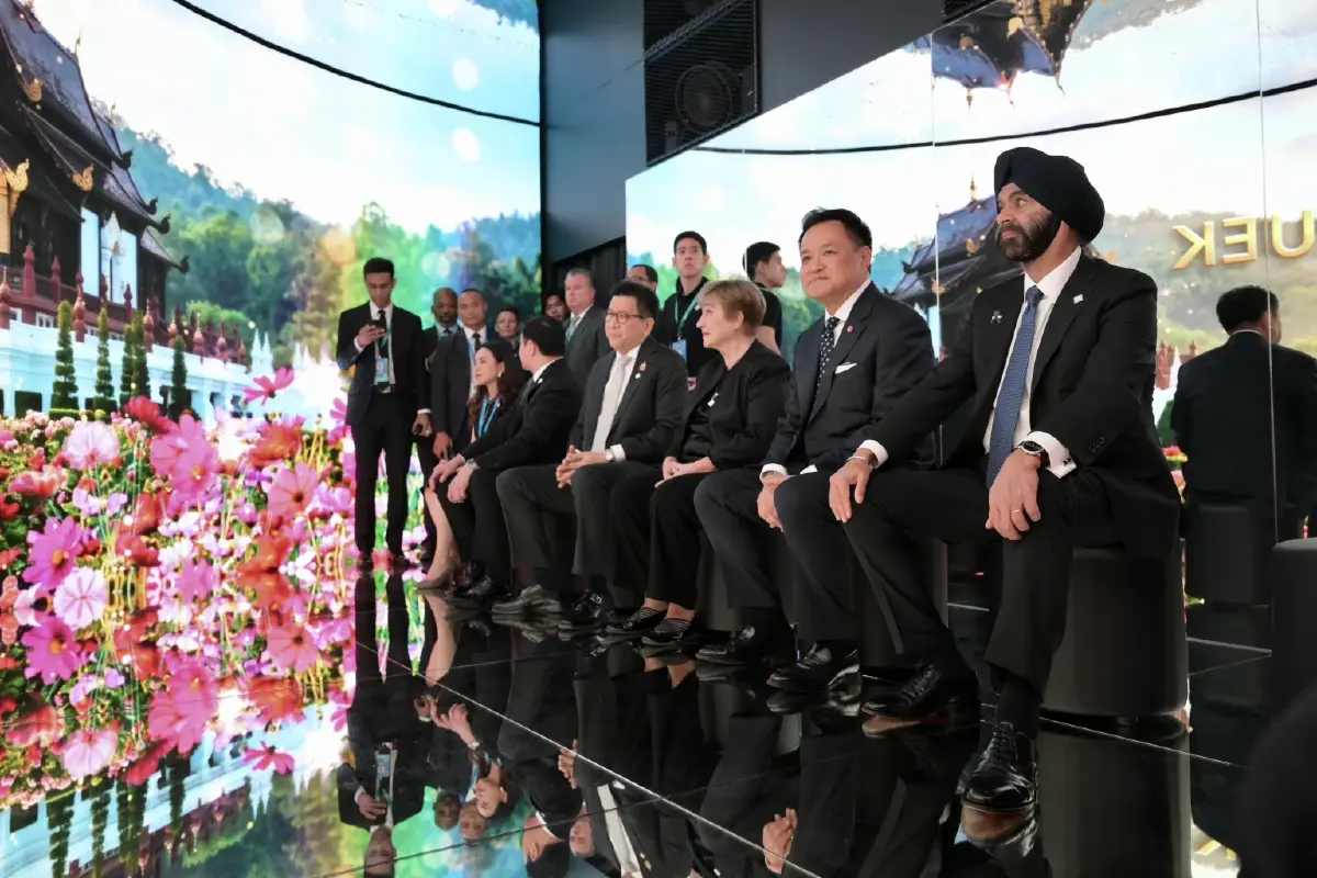 ผงาดเวทีโลก! นายกฯ เปิดนิทรรศการ "The Royal Legacy" กลางประชุม IMF–World Bank 2026