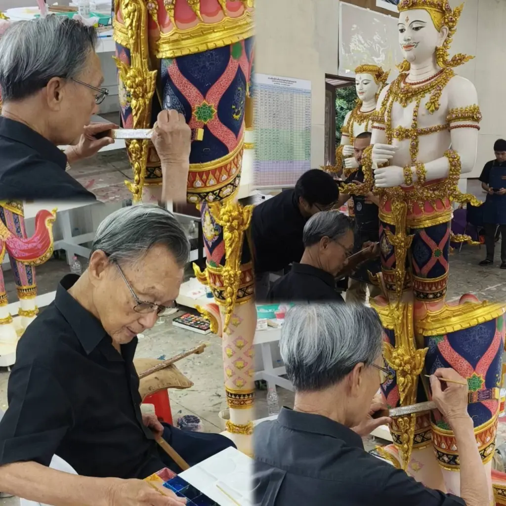 มงคลสูงสุดของชีวิต! “ชวน หลีกภัย” ถวายงานส่งเสด็จฯ! ร่วมแต้มสีจิตรกรรม “เทวดาถือบังแทรก” ประกอบพระเมรุมาศ “สมเด็จพระพันปีหลวง”