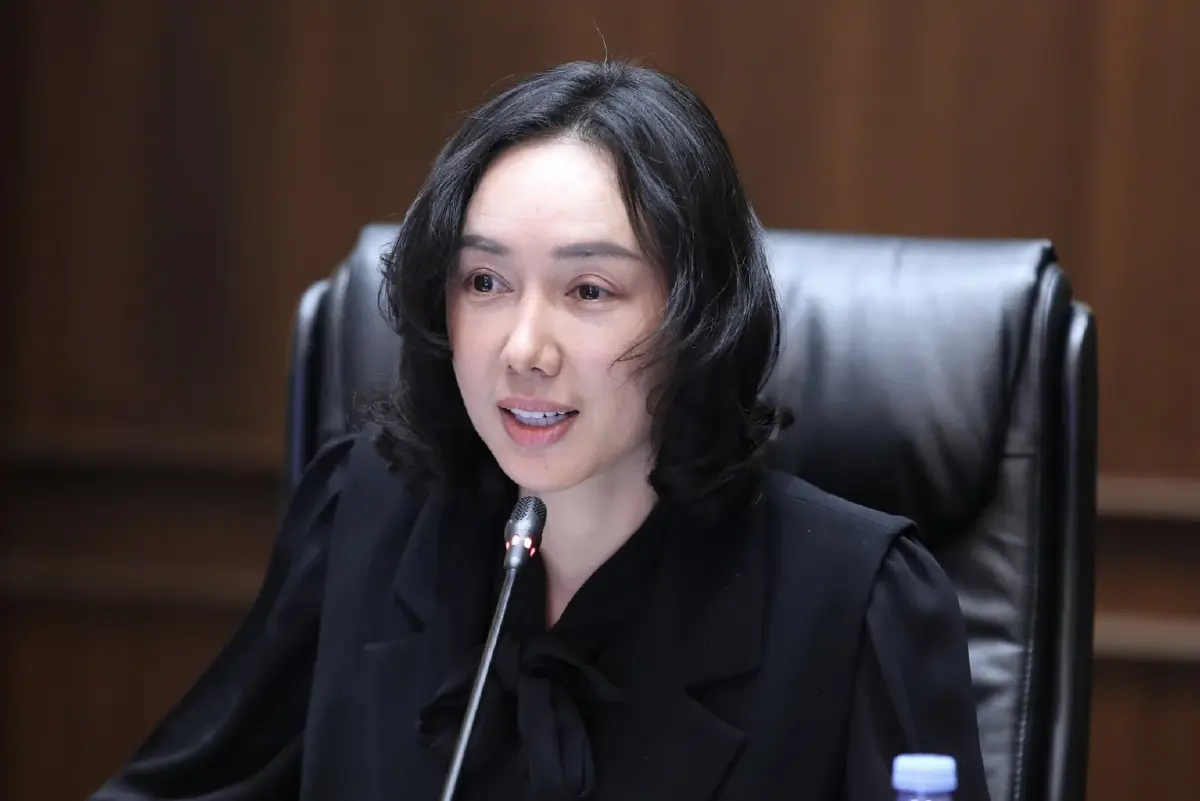 ดร.ลิณธิภรณ์ วริณวัชรโรจน์ ผู้ช่วยรัฐมนตรีประจำกระทรวงศึกษาธิการ 