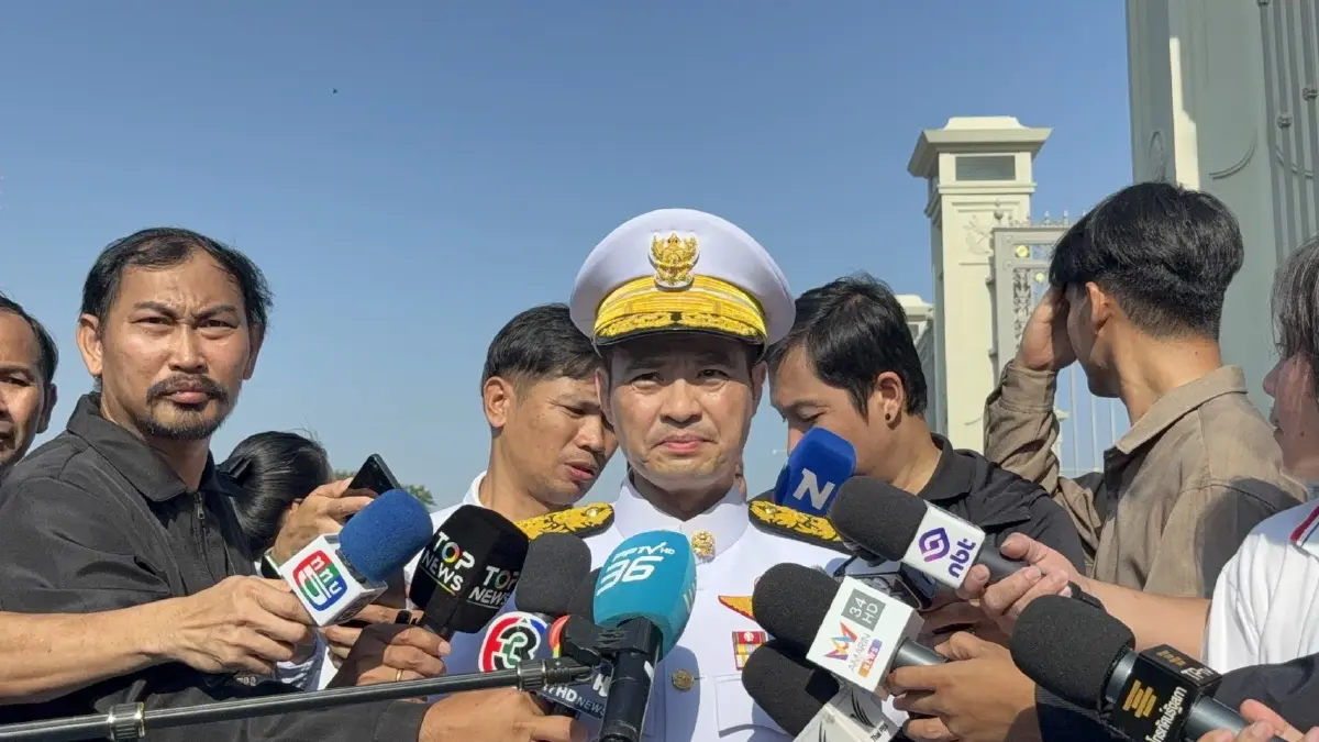 นายภราดร ปริศนานันทกุล รัฐมนตรีประจำสำนักนายกรัฐมนตรี 