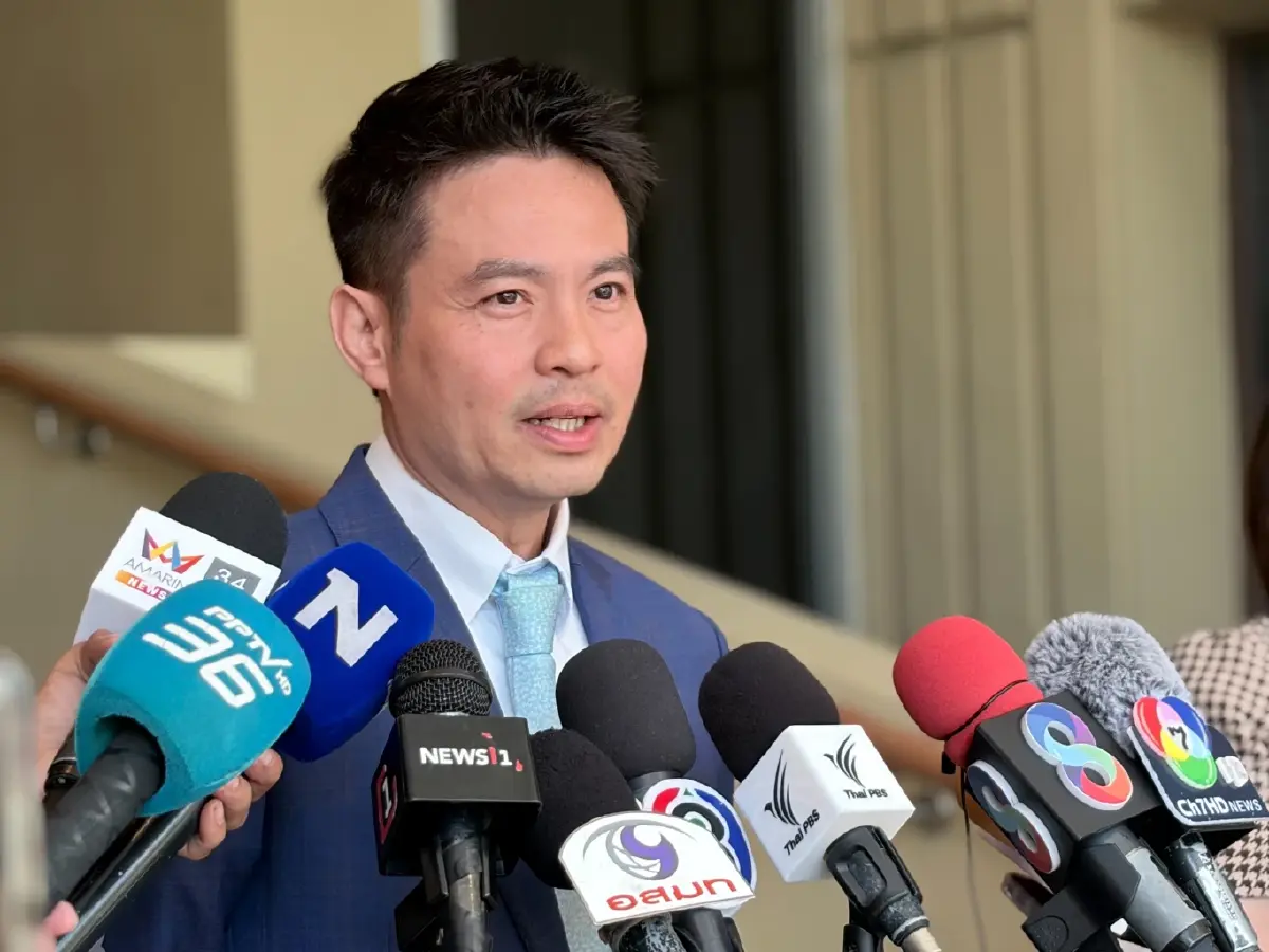นายภราดร ปริศนานันทกุล รัฐมนตรีประจำสำนักนายกรัฐมนตรี