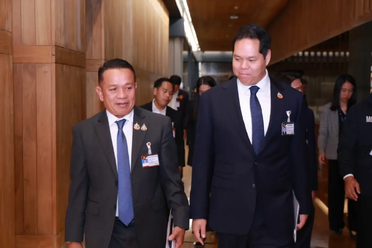 นายสรรเพชญ บุญญามณี รัฐมนตรีช่วยว่าการกระทรวงคมนาคม 