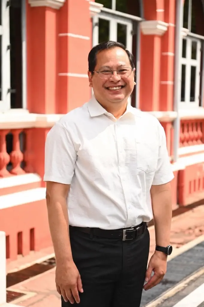 นายปกรณ์ นิลประพันธ์ รองนายกรัฐมนตรี