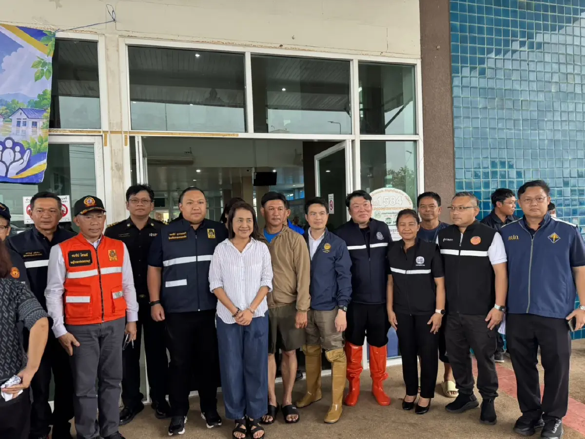 4 รมต.ภูมิใจไทย ลุยปราจีนบุรี ติดตามน้ำท่วม มอบถุงยังชีพ