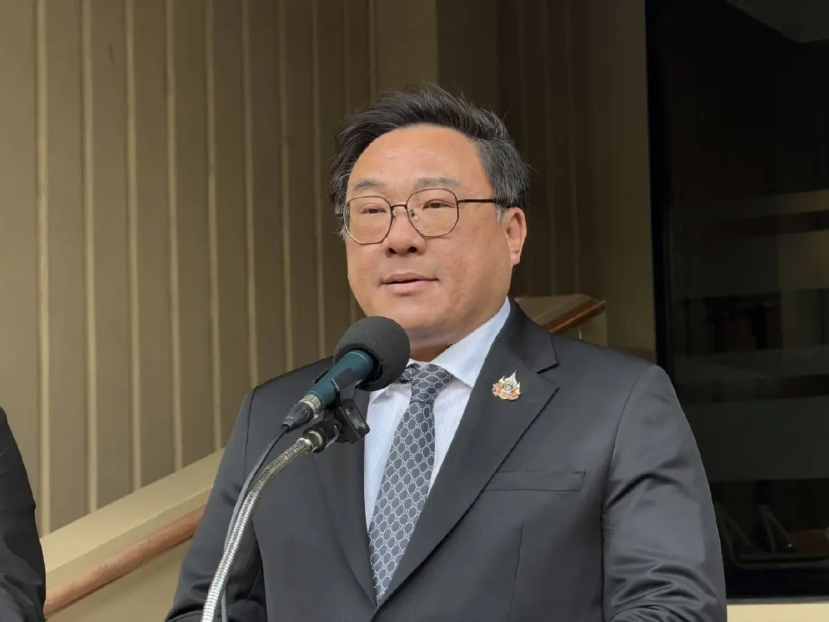 นายจุลพันธ์ อมรวิวัฒน์ รัฐมนตรีว่าการกระทรวงแรงงาน ในฐานะหัวหน้าพรรคเพื่อไทย 
