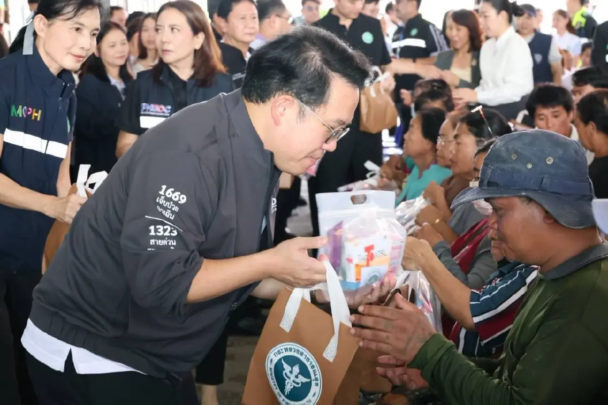 “พัฒนา” ลงพื้นที่ปทุมธานี ติดตามสุขภาพผู้ประสบอุทกภัย กรมควบคุมโรคเร่งเฝ้าระวังโรค–สนับสนุนเวชภัณฑ์