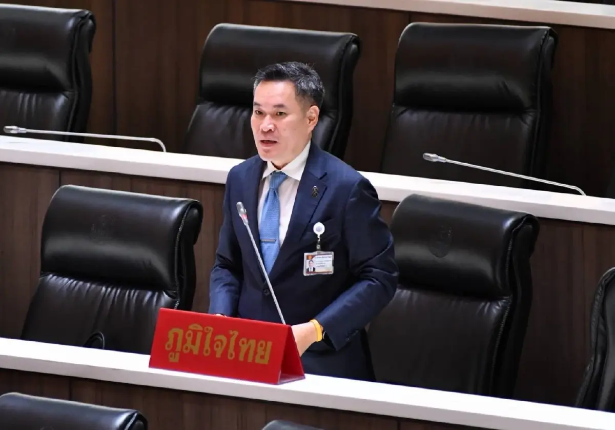 นายอาสพลธ์ สรรณ์ไตรภพ ประธานคณะกรรมาธิการการป้องกันและปราบปรามการทุจริตประพฤติมิชอบ (กมธ. ป.ป.ช.) สภาผู้แทนราษฎร 