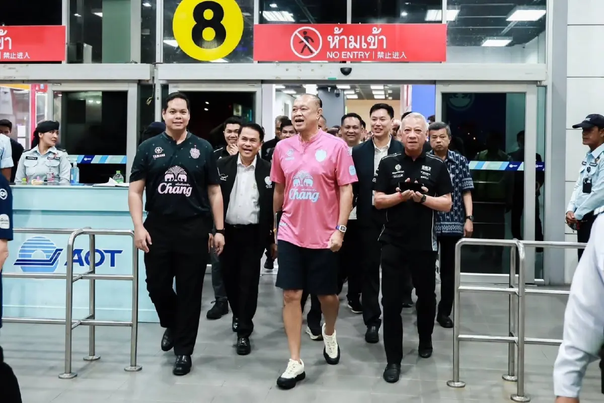 “นิพนธ์-สรรเพชญ” พร้อม “พิพัฒน์-วรศิษฏ์ ต้อนรับ “เนวิน” พร้อมทัพ บุรีรัมย์ ยูไนเต็ด ฟาดแข้งทีมฟุตบอลปัตตานี เอฟซี
