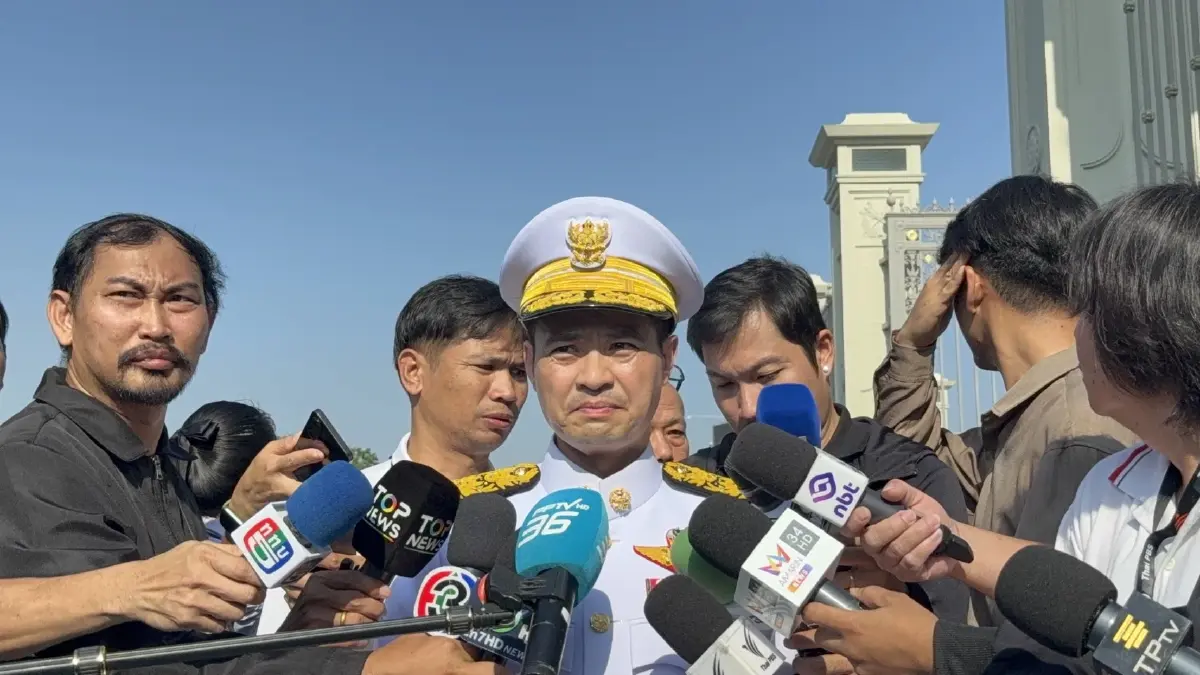 นายภราดร ปริศนานันทกุล รัฐมนตรีประจำสำนักนายกรัฐมนตรี 
