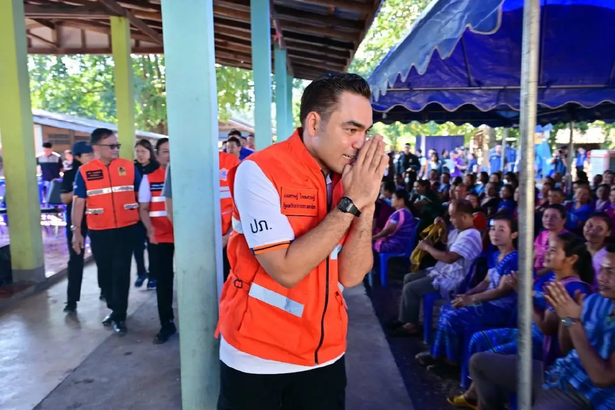 มท.3 ลุยลำพูนติดตามประกันภัยพิบัติภาครัฐ พร้อมสั่งรับมือPM2.5