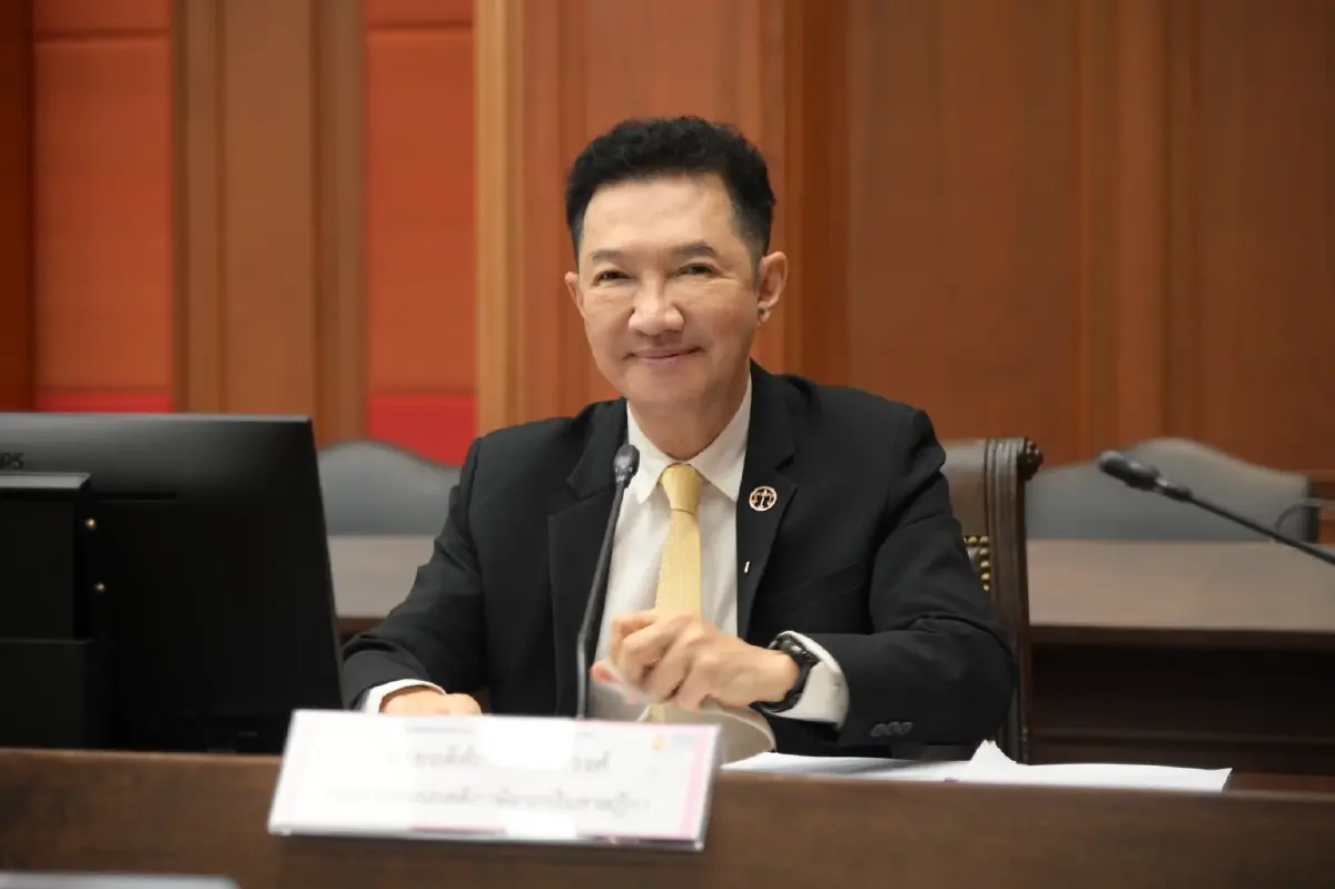 นายอดิศักดิ์ ตันติวงศ์ ประธานศาลฎีกา