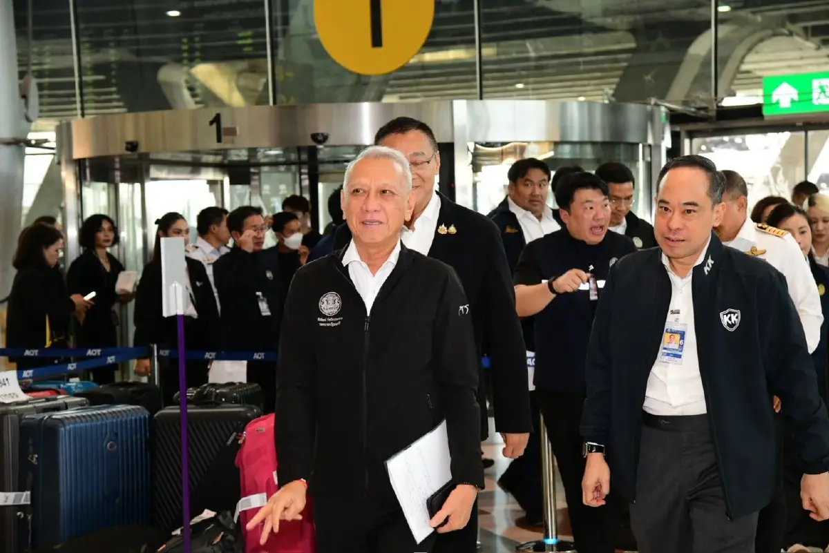 'พิพัฒน์' นั่งหัวโต๊ะแก้ปัญหากระเป๋าสัมภาระตกค้างสุวรรณภูมิ  เร่งช่วยเหลือเยียวยาผู้โดยสาร