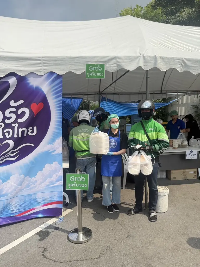 "โรงครัวภูมิใจไทย" เดินหน้าผลิตข้าวกล่องช่วยผู้ประสบภัย