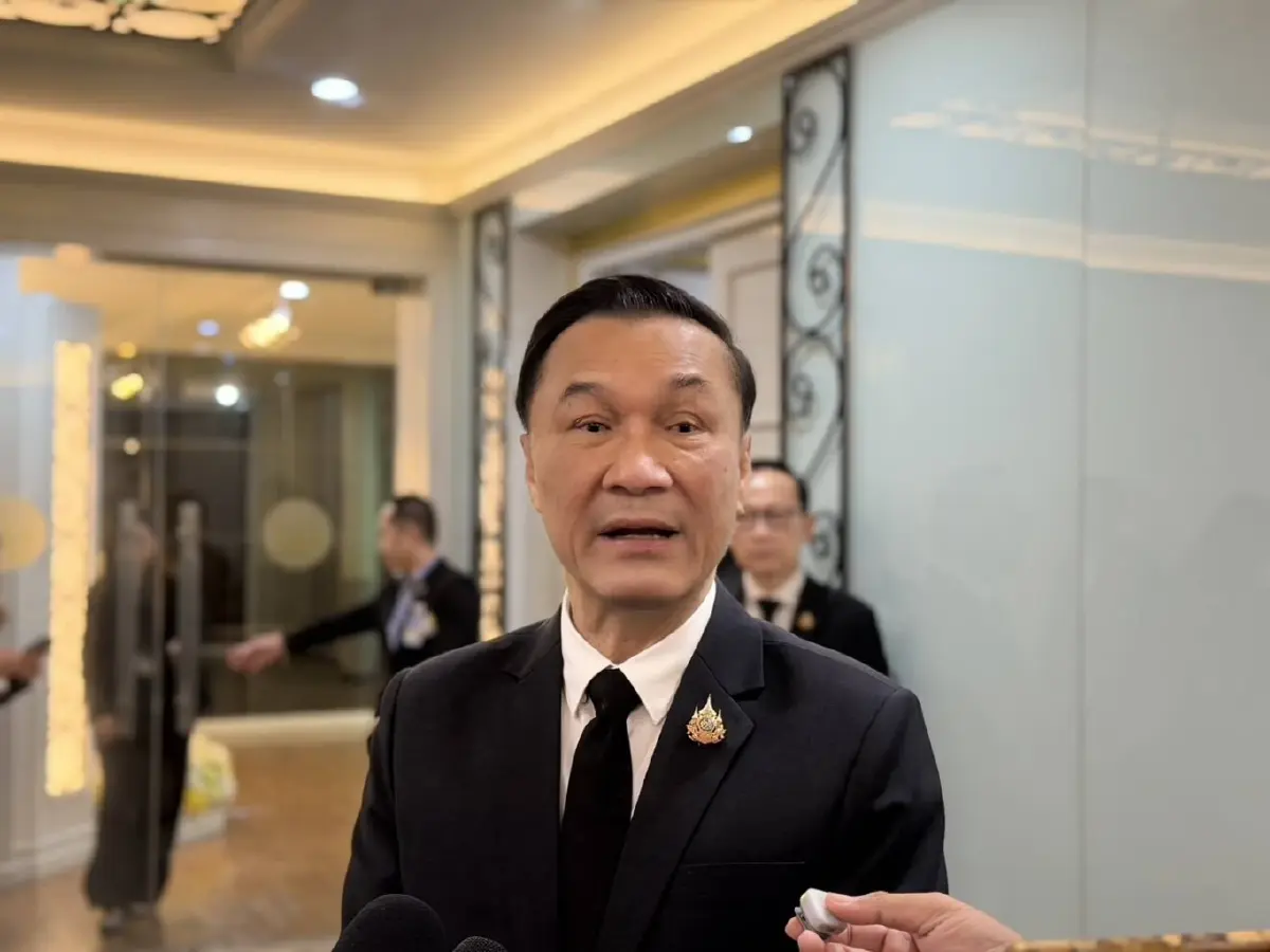 “ทรงศักดิ์” ยัน รัฐบาลเตรียมมาตรการรับมือน้ำท่วมใต้ เยียวยา พร้อมหาพื้นที่รับน้ำเพิ่ม พร้อมถอดบทเรียนแก้ปัญหาอย่างยั่งยืน