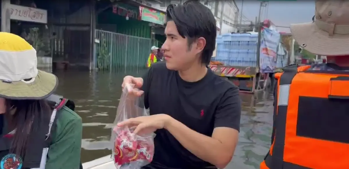 ของจริงยิ่งกว่าข่าว! "สส.กังฟู" อึ้งลุยน้ำท่วม "เคหะร่มเกล้าจมน้ำเน่า-ซากขยะ-หนูตายเกลื่อน" หวั่นโรคระบาด