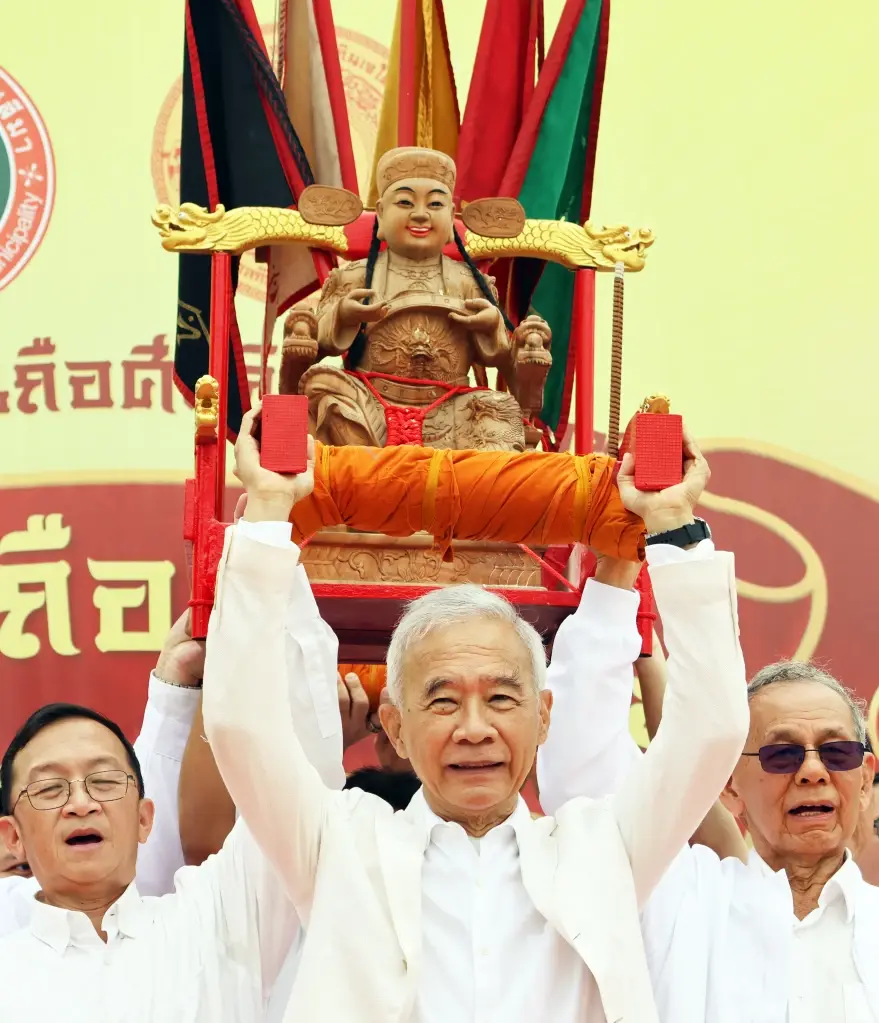 "สุวัจน์" เปิดกินเจโคราชปีที่ 20 ยิ่งใหญ่ตระการตา! ชูติดอันดับ 3 ของประเทศ ชูกระตุ้นเศรษฐกิจเมืองย่าโม