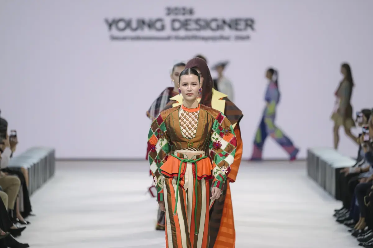 "พช. ขับเคลื่อนพลังสร้างสรรค์! เปิดการแสดงแบบ "ชุดไทยใส่ให้สนุก" Young Designer 2026"
