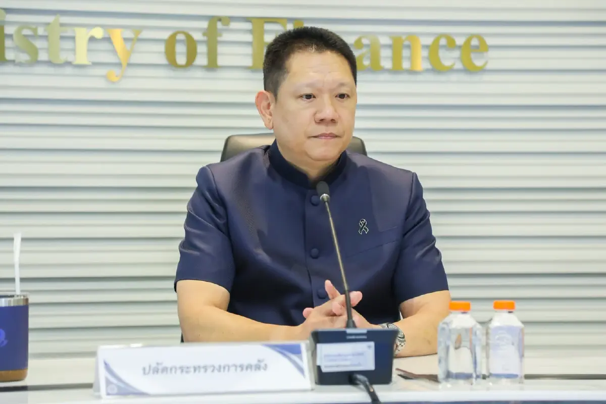 นายลวรณ แสงสนิท ปลัดกระทรวงการคลัง 