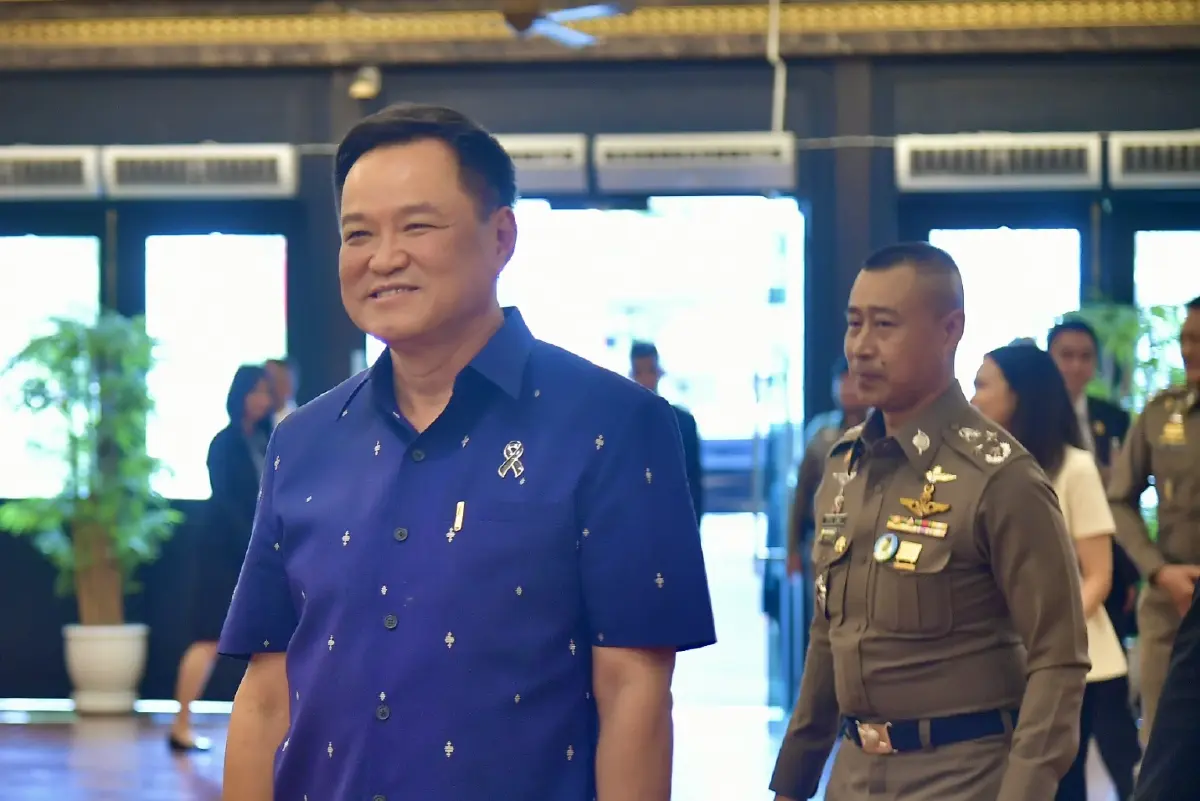 "อนุทิน" ลั่นไม่ต้องเคลียร์ "การดี" เมินวาทกรรม "โง่-ห่วย-เลว" ชี้ต่างคนต่างทำหน้าที่ ลุยปักหมุดพร้อม 6 ธ.ค. สู้ศึก "ซักฟอกรัฐบาล"