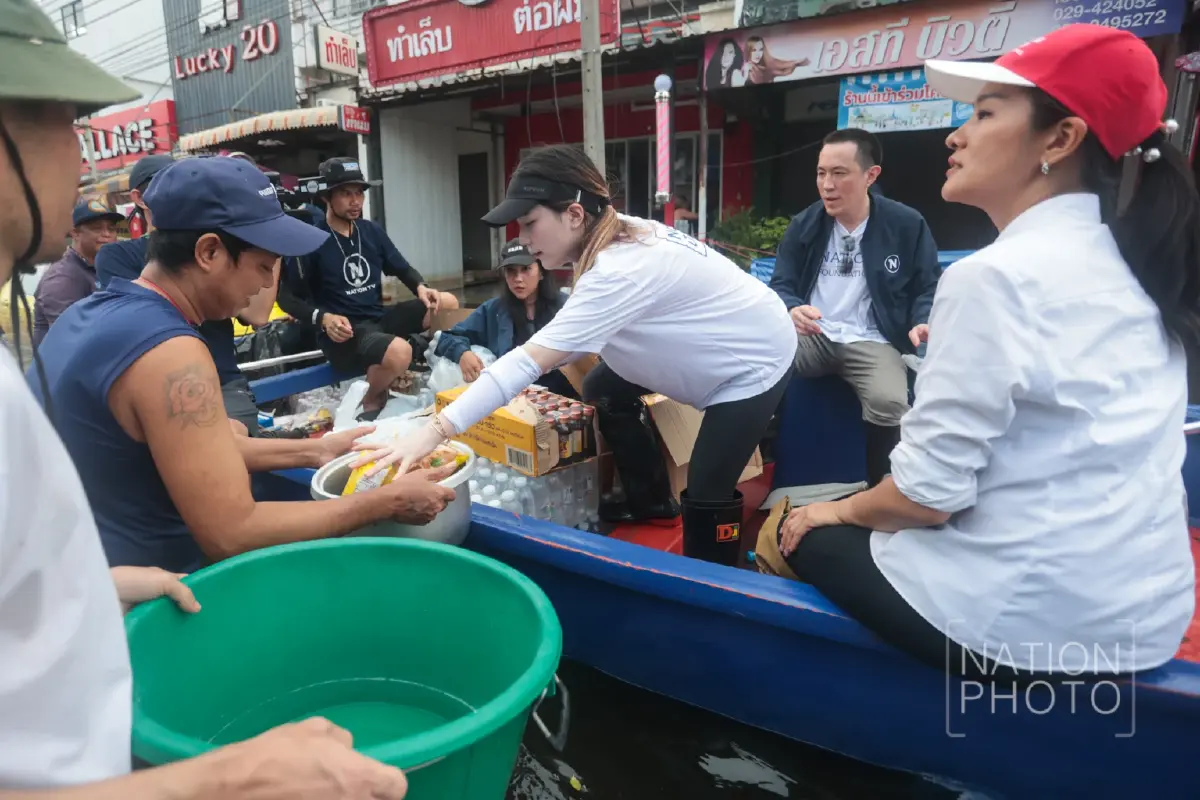 "เนชั่นปันน้ำใจ" ลุยช่วยผู้ประสบภัย กทม. 3 จุด ชาวบ้านร่ำไห้หวั่นบ้านเช่าอดเยียวยา