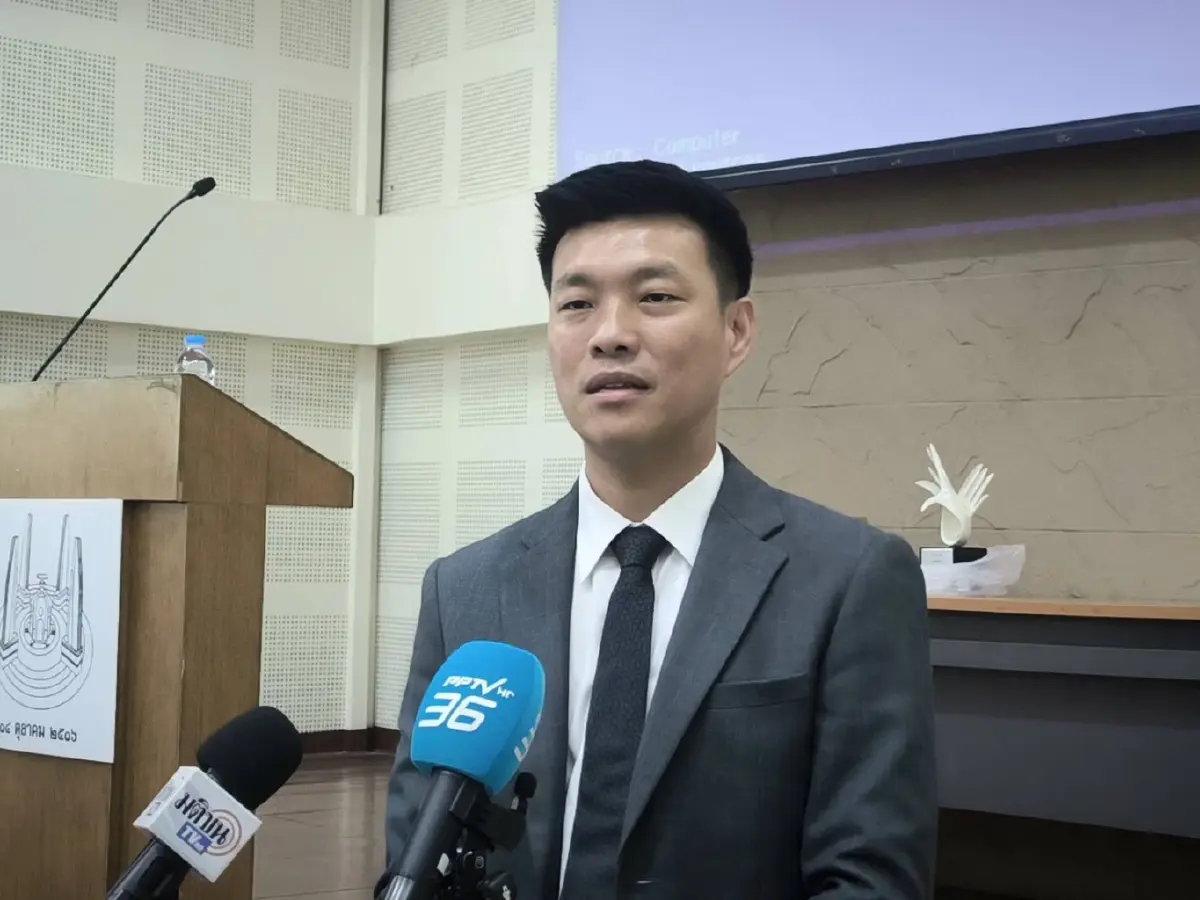 “เท้ง” ยืนยัน “พรรคประชาชน” แค่รณรงค์ปลุกผู้ประกันตน-นายจ้างออกไปใช้สิทธิ ไม่ได้หนุนหลังผู้สมัคร