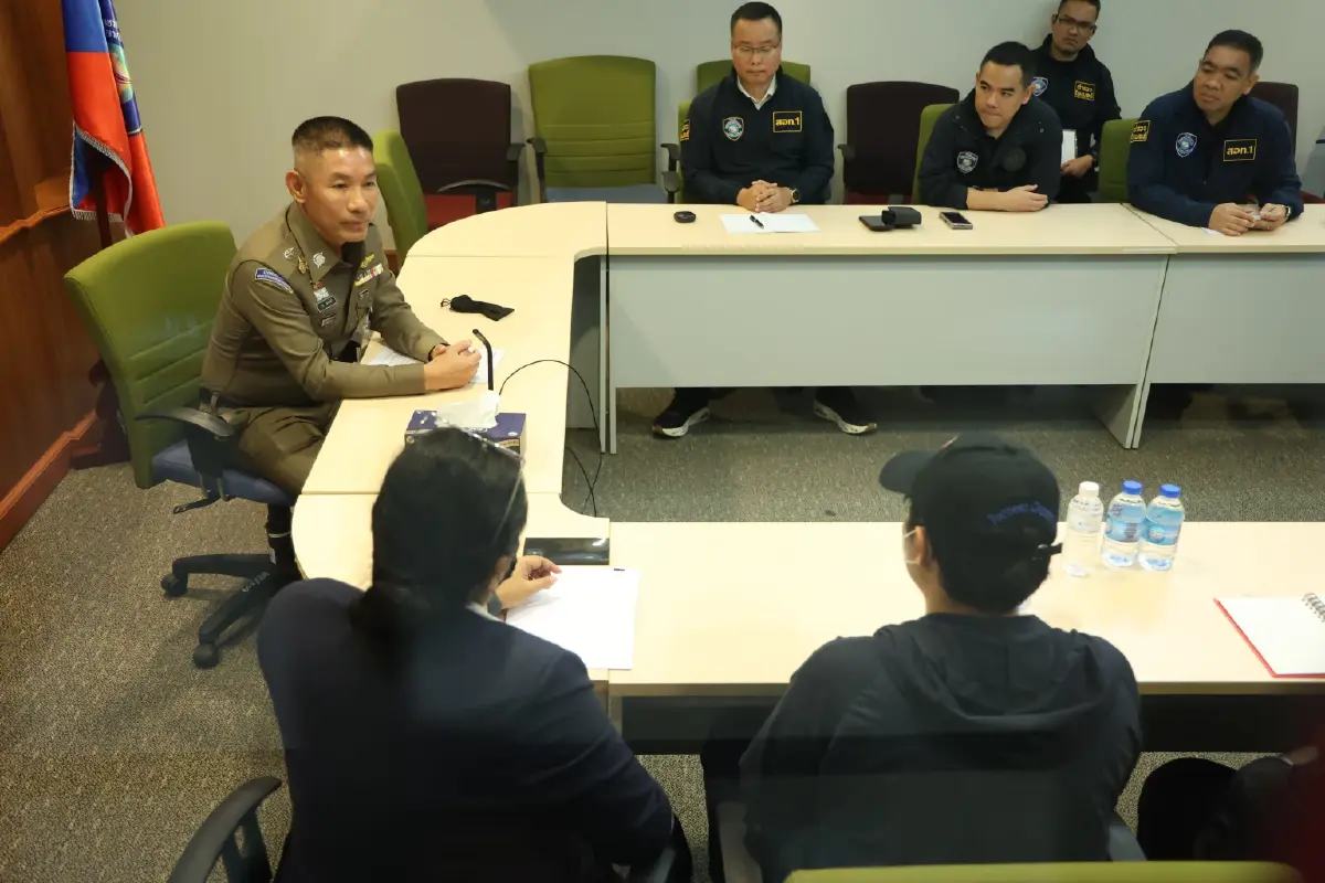 พล.ต.ต.อรุษ แสงจันทร์ รอง ผบช.สอท. ในฐานะโฆษก สอท. 