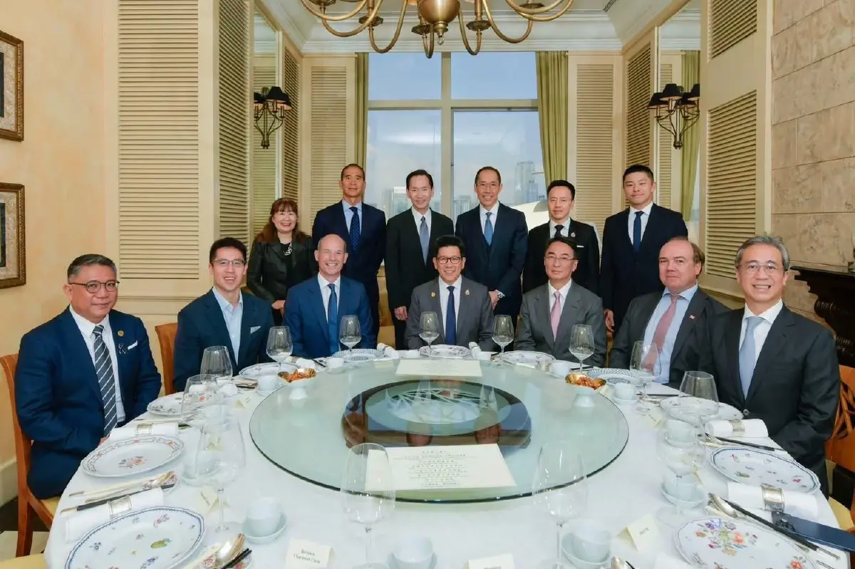 รมว.คลัง เดินสายโรดโชว์ฮ่องกง! ดึงต่างชาติลงทุน ชูศักยภาพ ศก.ไทย