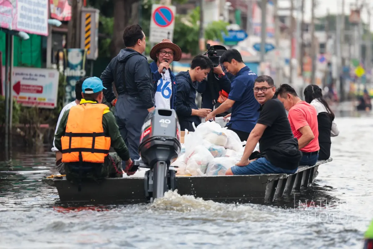 "เนชั่นปันน้ำใจ" ลุยช่วยผู้ประสบภัย กทม. 3 จุด ชาวบ้านร่ำไห้หวั่นบ้านเช่าอดเยียวยา