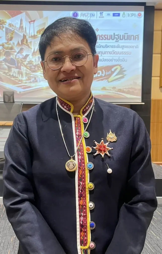 ดร.ถวิลวดี บุรีกุล ประธานมูลนิธิเสริมสร้างพลังชุมชนวัฒนธรรมและธรรมาภิบาล