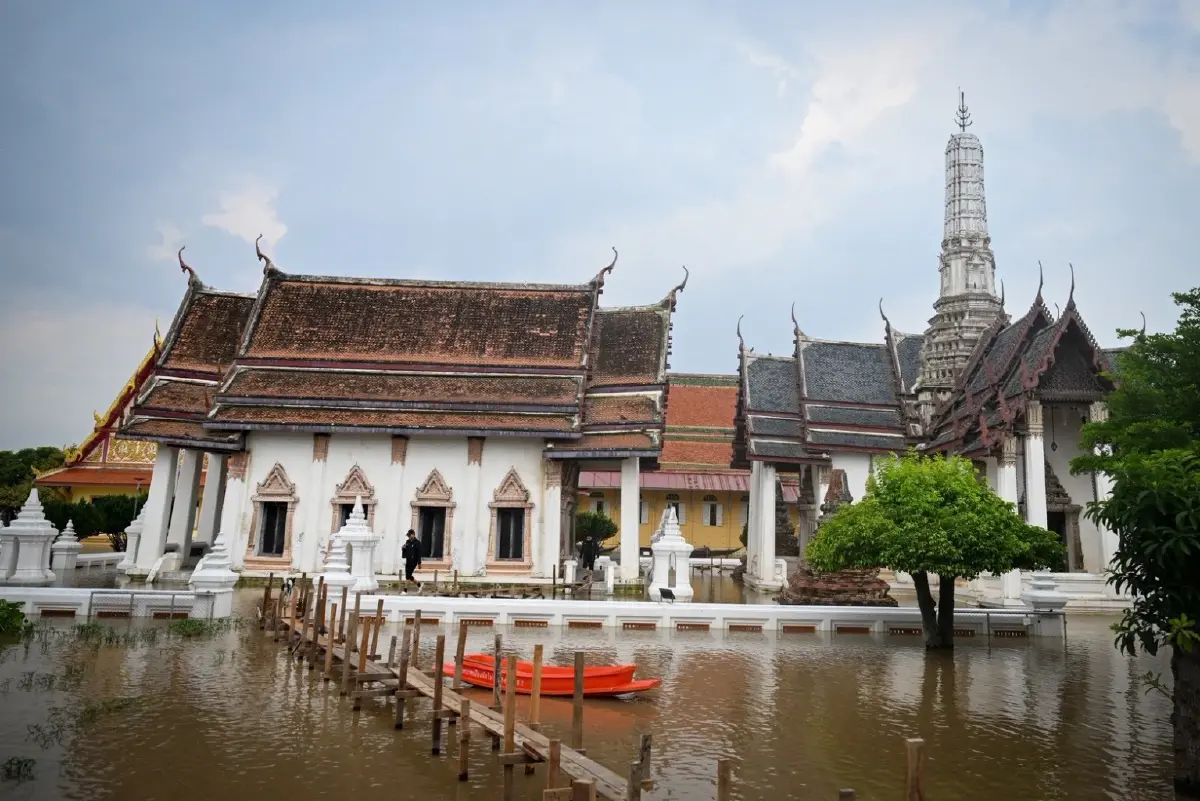 รมว.วธ.ลงพื้นที่ผักไห่-อ่างทองติดตามความเสียหายโบราณสถาน