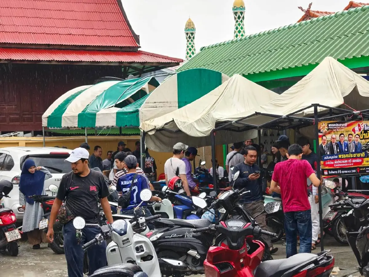 'ทวี สอดส่อง' ชูสปิริตยามยาก ลุยเปลี่ยนน้ำมันเครื่องฟรีช่วยไรเดอร์