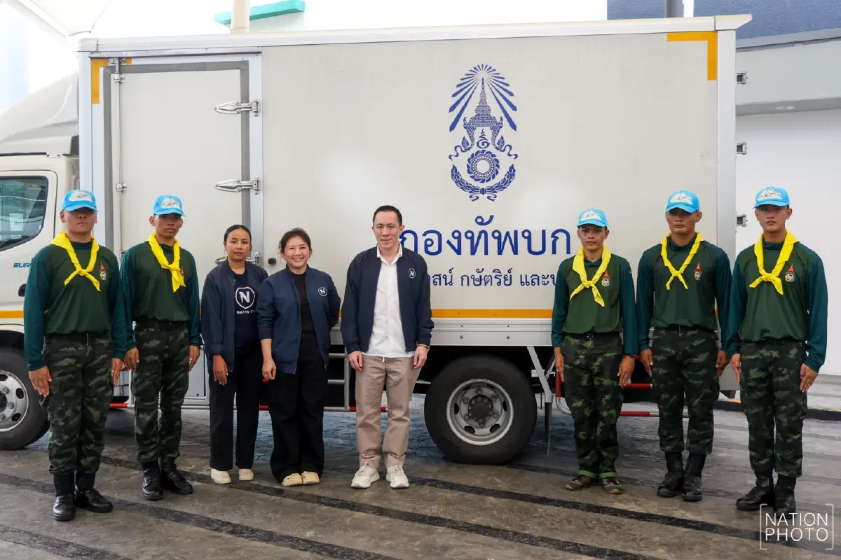 มูลนิธิเนชั่น-ทัพภาค 1 ลุยช่วยน้ำท่วมเคหะคลองจั่น ส่งมอบยา-อาหาร