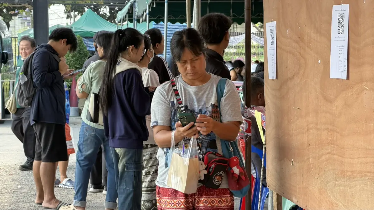 ชาวลาดกระบัง ตกค้างยื่นเยียวยาน้ำท่วม วอน กทม. เร่งจ่าย