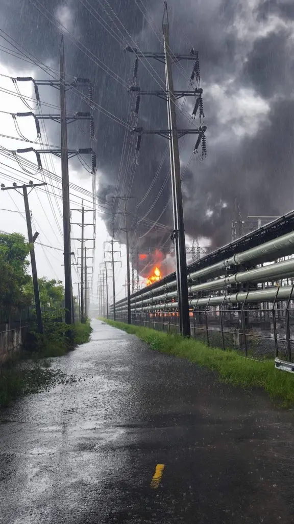 ระทึก! ไฟไหม้หม้อแปลง สถานีไฟฟ้าแรงสูงหนองจอก กฟผ. เร่งคุมเหตุ ยันไม่กระทบระบบจ่ายไฟหลักให้ประชาชน