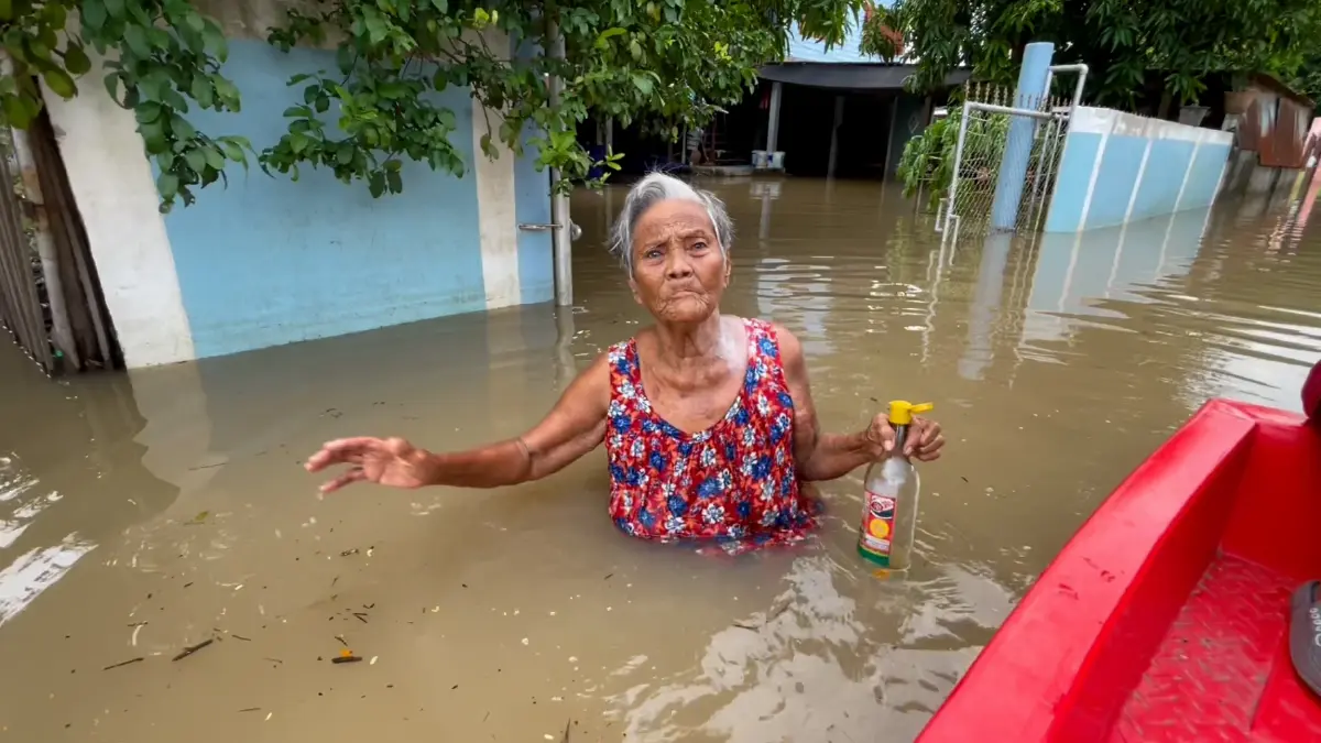 "ศุภมาส" ยกมือไหว้ขอโทษ! ปมดรามาเพจ ปชส.ชัยนาท โพสต์ "ยายลุยน้ำซื้อน้ำปลา" ย้ำสื่อรัฐมีหน้าที่ให้ข้อมูลไม่ใช่ใส่ความเห็น