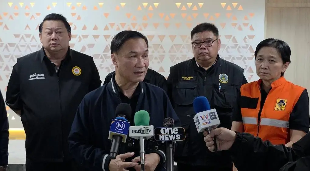 "ทรงศักดิ์" ลุยคลองหลวง สั่งเร่งตั้งเครื่องสูบน้ำรับมือฝนตกซ้ำ 5–8 ต.ค. ยันเขื่อนเจ้าพระยาคุมปล่อยน้ำไม่เกิน 2,500 ลบ.ม./วินาที