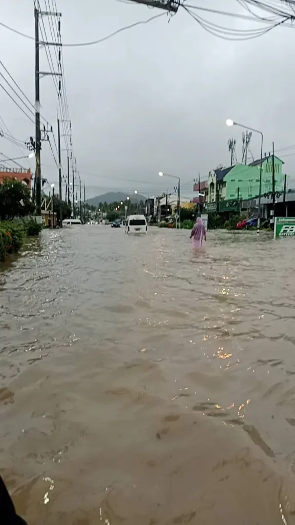 "ภูเก็ต" แจ้งเตือนรหัสแดง น้ำคลองบางใหญ่เพิ่มสูง เช็กพิกัดจุดน้ำท่วม