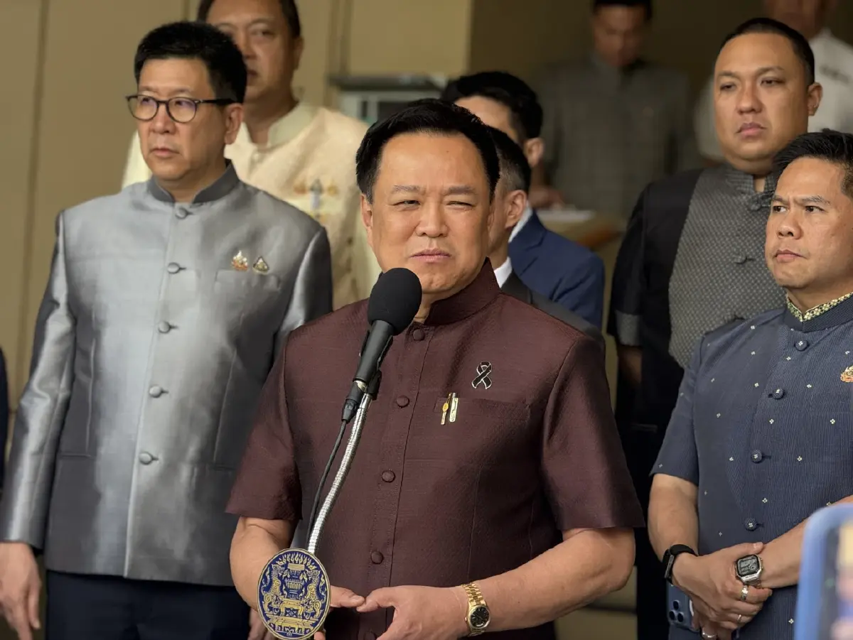 นายอนุทิน ชาญวีรกูล นายกรัฐมนตรีและรัฐมนตรีว่าการกระทรวงมหาดไทย