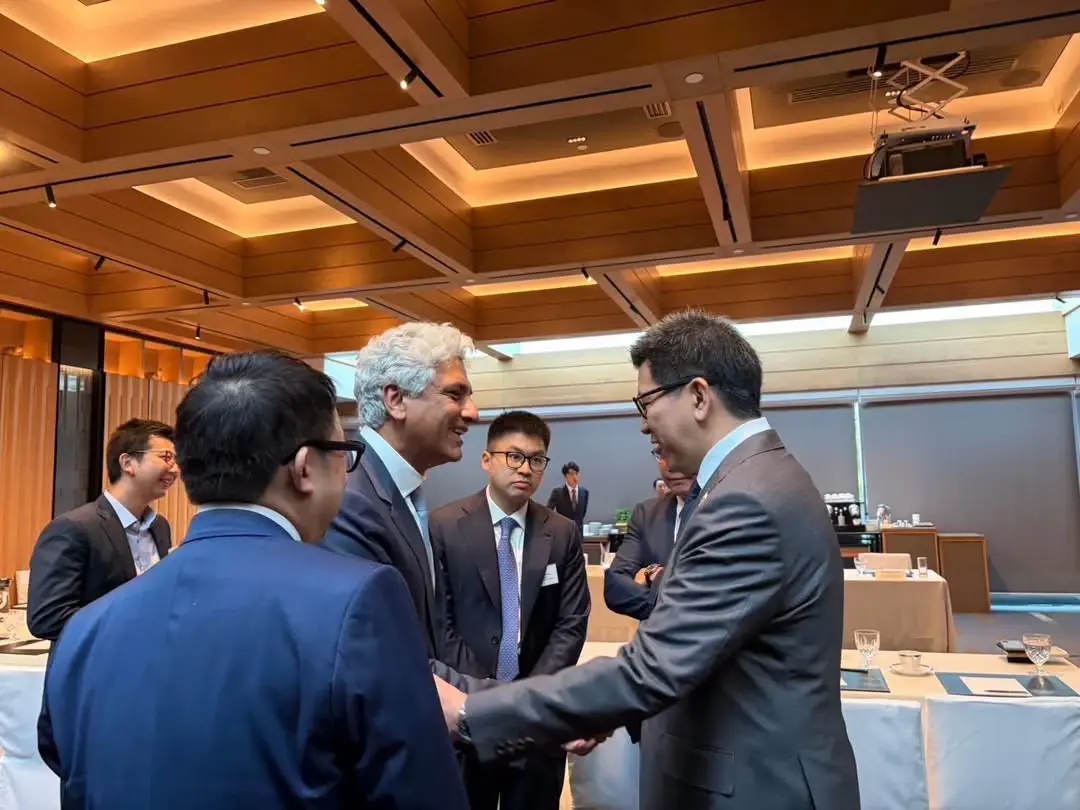 รมว.คลัง เดินสายโรดโชว์ฮ่องกง! ดึงต่างชาติลงทุน ชูศักยภาพ ศก.ไทย