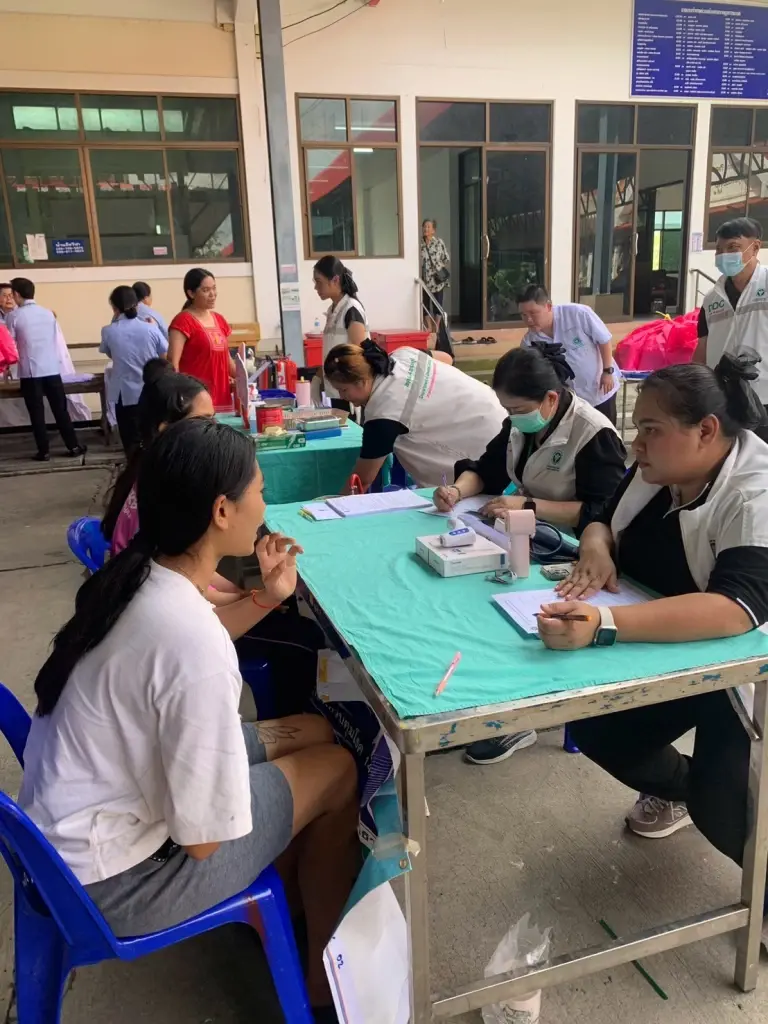 “พัฒนา” ลงพื้นที่ปทุมธานี ติดตามสุขภาพผู้ประสบอุทกภัย กรมควบคุมโรคเร่งเฝ้าระวังโรค–สนับสนุนเวชภัณฑ์