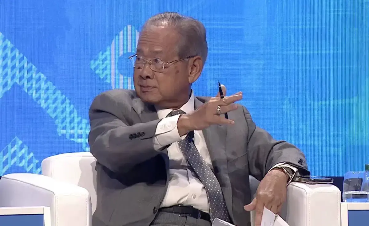 ดร.ณรงค์ชัย อัครเศรณี ประธานมูลนิธิสถาบันนโยบายยุทธศาสตร์