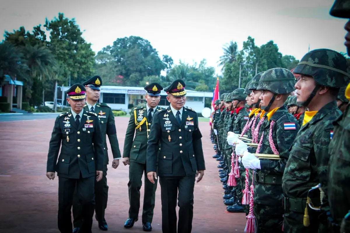 'พลโทชาคริต' รับตำแหน่งแม่ทัพภาคที่ 4 เร่งดับไฟใต้สร้างความไว้ใจ