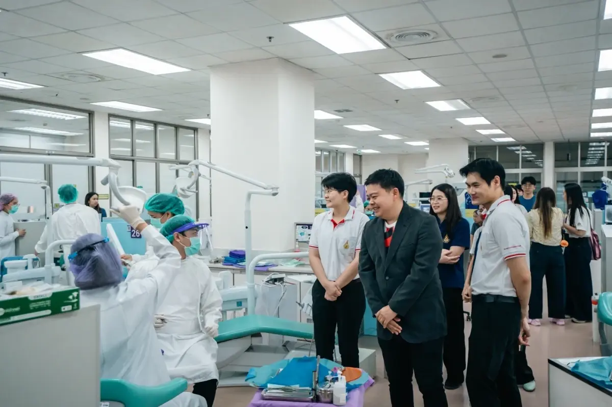 มูลนิธิโตโยต้าประเทศไทย ร่วมกับมหาวิทยาลัยแม่ฟ้าหลวง สานต่อ “การให้สุขภาพ” ขยายโอกาสการเข้าถึงบริการทันตกรรมในพื้นที่ห่างไกล ภายใต้แนวคิด “TOYOTA GIVING ขับเคลื่อนไทยให้ยั่งยืน”