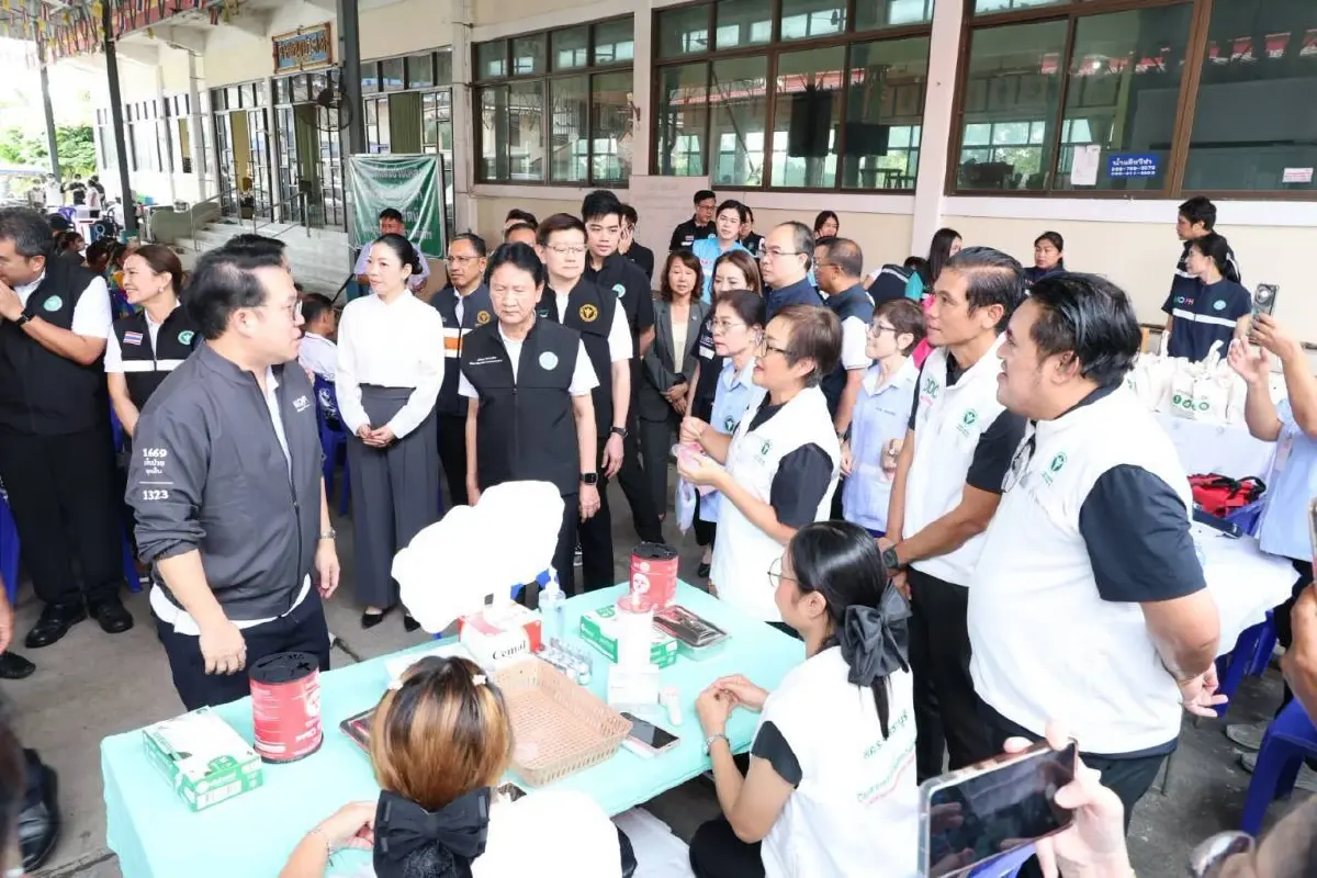 “พัฒนา” ลงพื้นที่ปทุมธานี ติดตามสุขภาพผู้ประสบอุทกภัย กรมควบคุมโรคเร่งเฝ้าระวังโรค–สนับสนุนเวชภัณฑ์