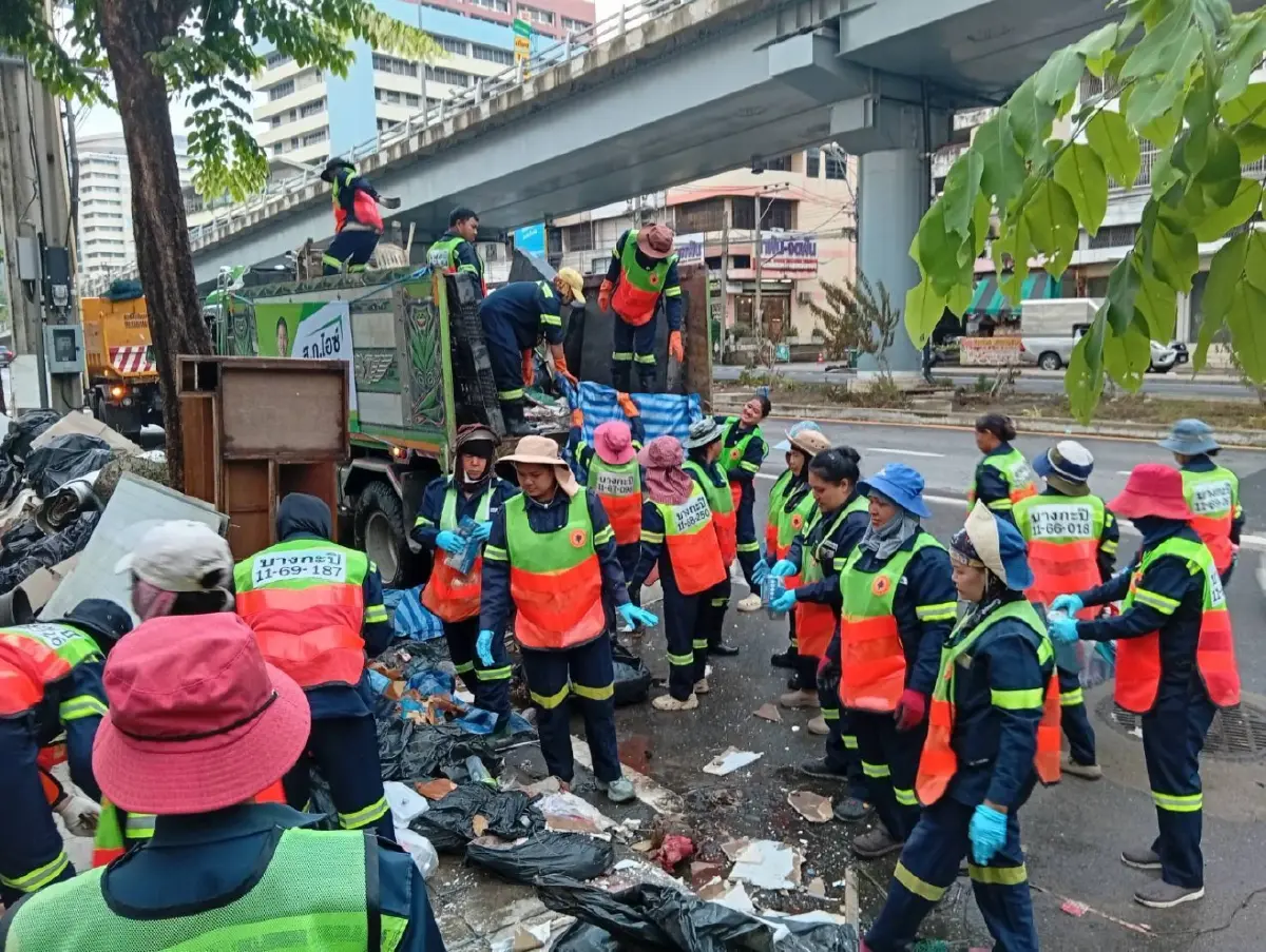 สก.บางกะปิ เร่งฟื้นฟูหลังน้ำลด-ขอบคุณคนไทยช่วยผู้ประสบภัย