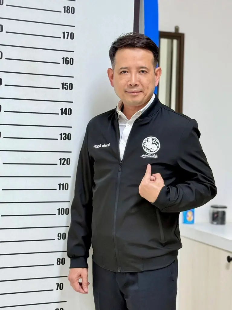 เสฏฐวุฒิ วงศ์เลอวุฒิ นายอำเภอบ้านสร้าง