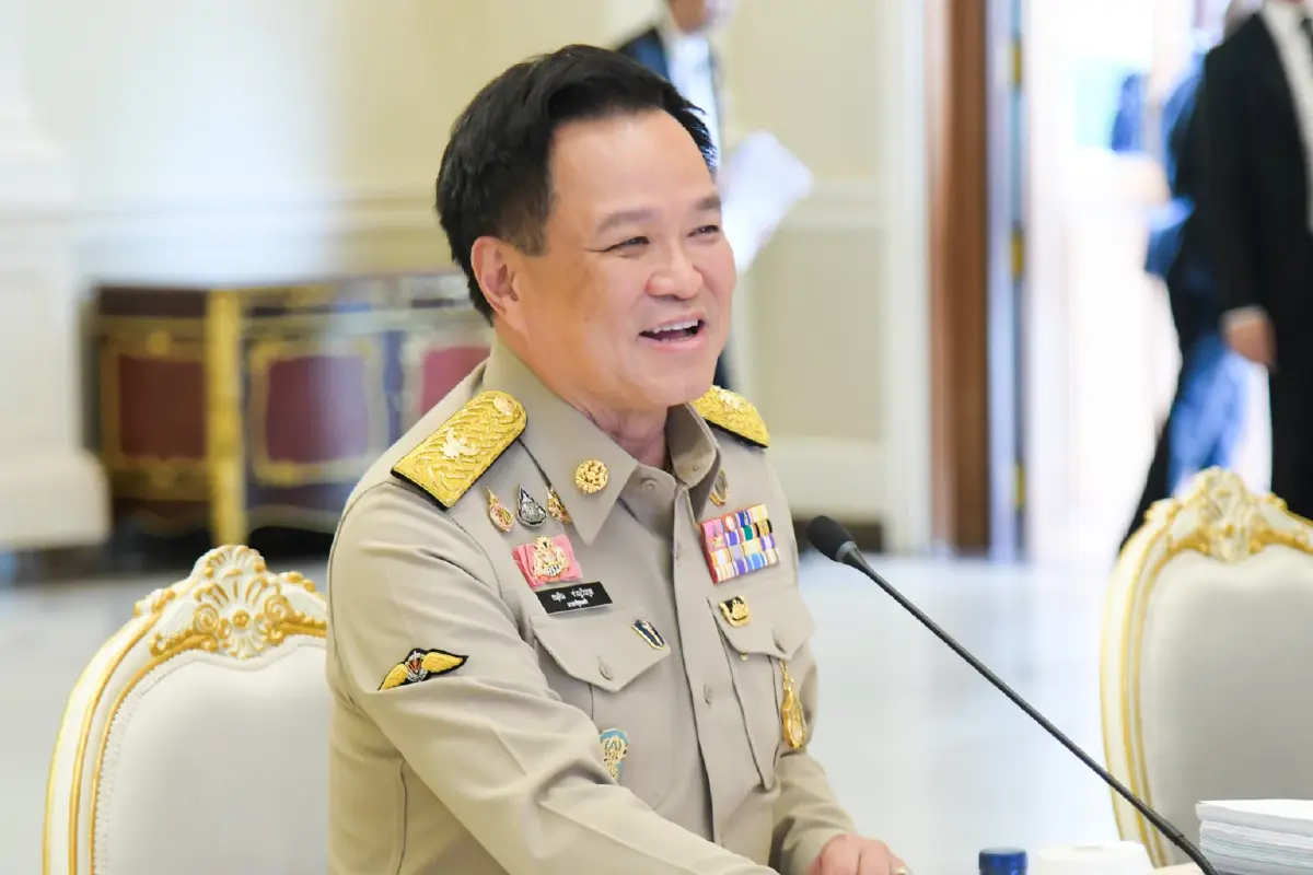 นายอนุทิน ชาญวีรกูล นายกรัฐมนตรีและรัฐมนตรีว่าการกระทรวงมหาดไทย